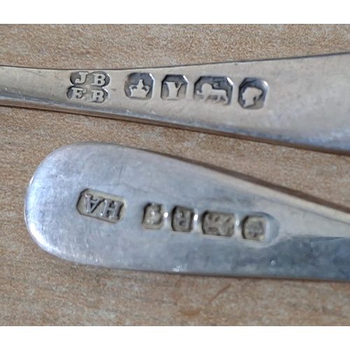 96 - Three various, Victorian Sheffield silver condiment spoons (3),

approx 17.4 grams