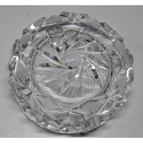 187 - Very good quality, late 20thC, heavy, cut-glass ashtray in fine condition