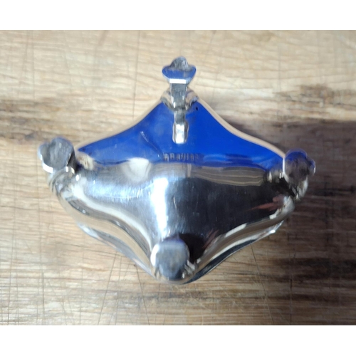 10 - Sheffield silver 1904 hallmarked 4-footed small salt bowl in classical form,

Approx 28 grams