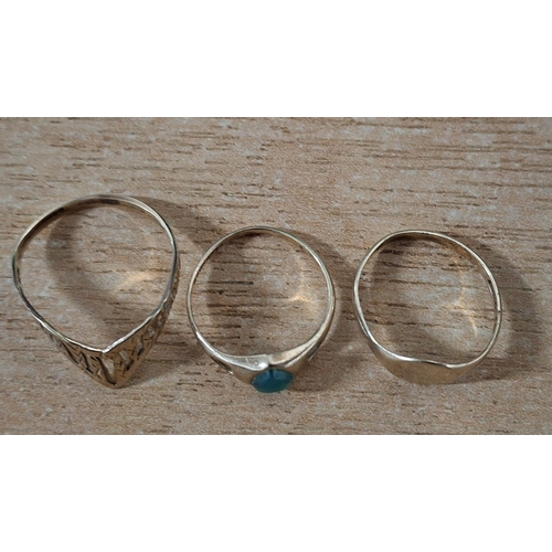 33 - Three small, hallmarked 9ct gold rings (3),

3.1 grams gross