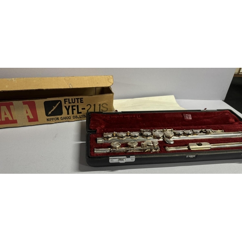 305 - Yamaha boxed Flute YFL-211S