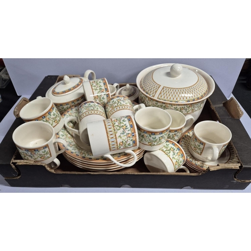 344 - Box of unmarked British made ceramic dinnerware (Qty)