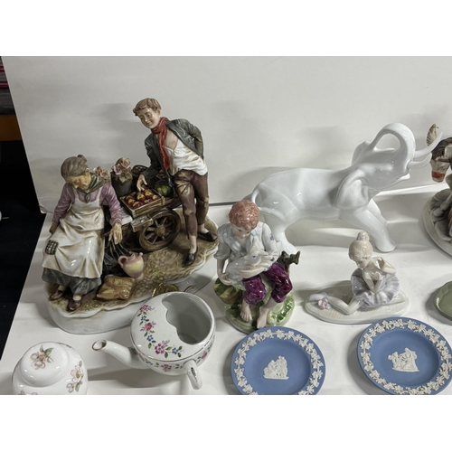 432 - Collection of cearmics including figures and Wedgewood