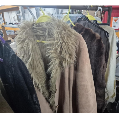 357 - Quantity of ladies vintage clothing, mainly good quality coats (Qty)