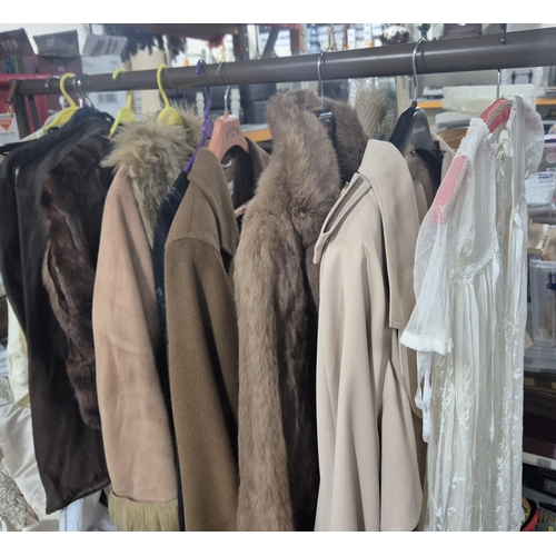 357 - Quantity of ladies vintage clothing, mainly good quality coats (Qty)