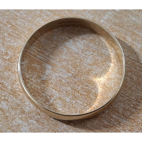 50A - 9ct yellow gold wedding band, 1.7 grams