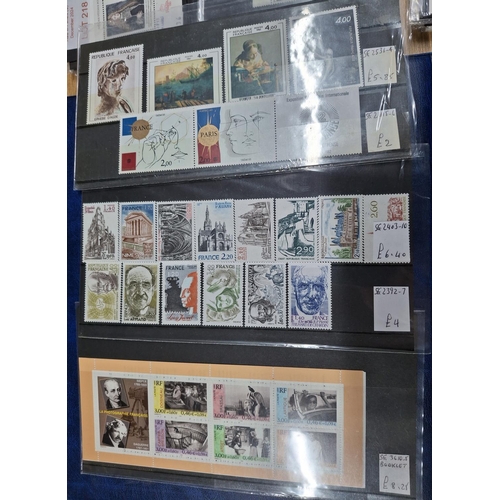 222 - Large quantity of dealer cards all containing France mint 20thC stamps and mini-sheets, good values ... 