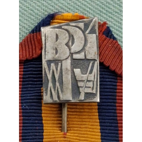 259 - German 1930s civilian pin badge