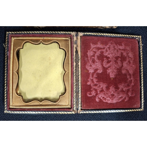 164 - Victorian daguerreotype (case a/f) together with 2 fine quality antique small encased frames, one fo... 