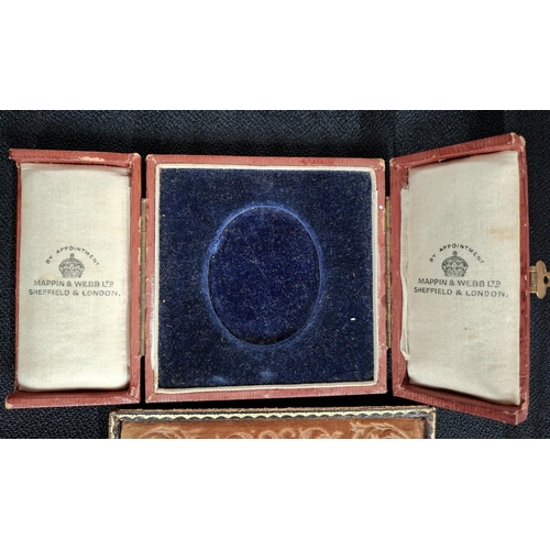 164 - Victorian daguerreotype (case a/f) together with 2 fine quality antique small encased frames, one fo... 