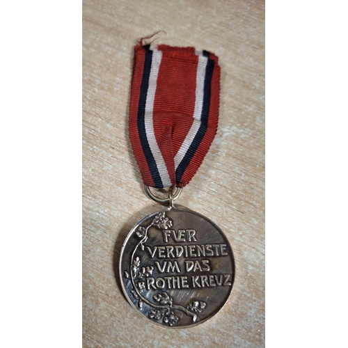 211 - German WWI era Prussian red cross honour medal, third class