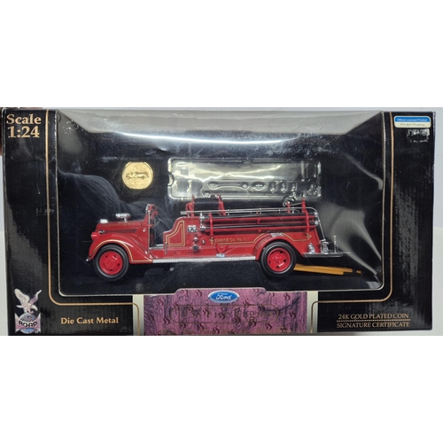 310 - 1938 Ford 1.24 scale fire engine boxed  Signature series