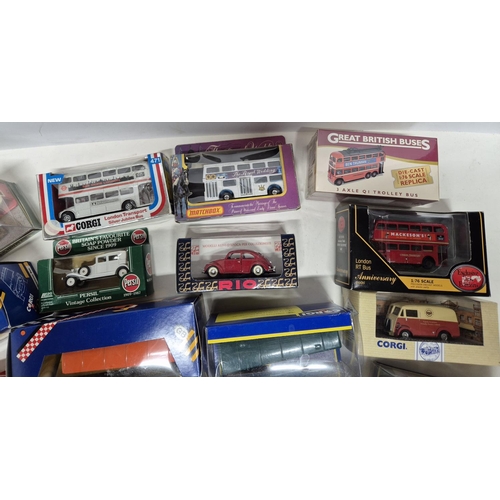 323 - 13 boxed mainly corgi cars/trucks and buses with loose ones