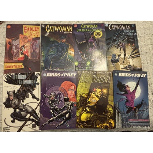 330 - 6 Crying Freeman Comics 2,3,4,5,6,7,9,10 with 8 Batman and Catwoman Paperback including Catwomen Def... 