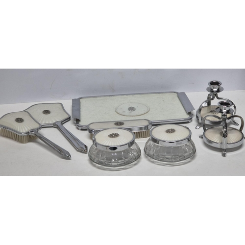 326 - Art Deco bakerlite effect dressing table set