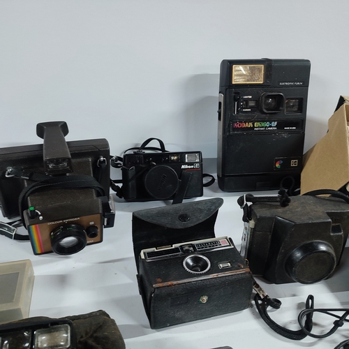 391 - Collection of vintage camera equipment including Kodak, VimX, some with purchase receipts etc. (Qty)