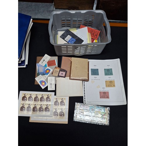 298 - Collection of various stamps including some stamp booklets (Qty)