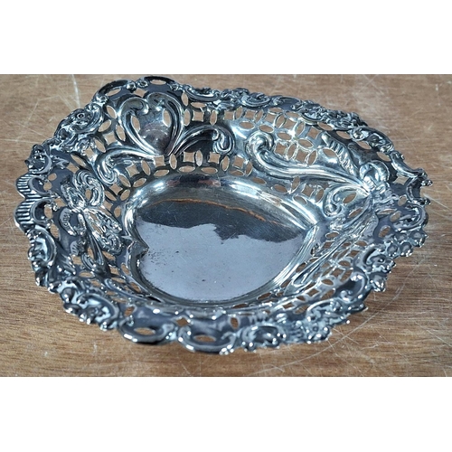 9 - Silver heart shaped bonbon dish, Birmingham 1901,

approx 41 grams