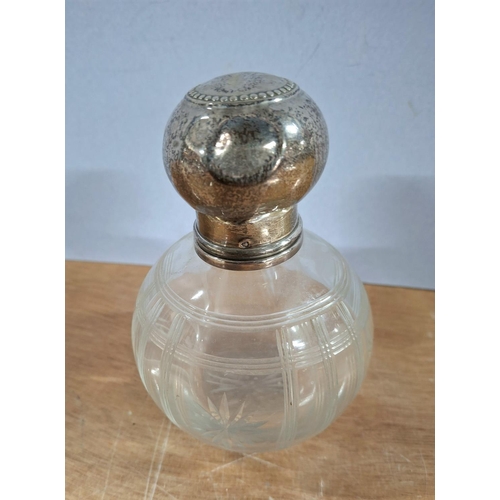 11 - Antique silver mounted glass scent bottle (a/f)