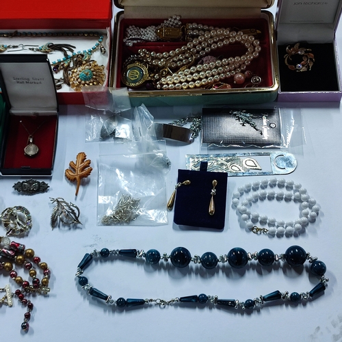 66 - Collection of Silver and costume jewellery (Qty)