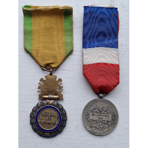 194 - Two France WWII 1944 Honour & Conduct medals (2)