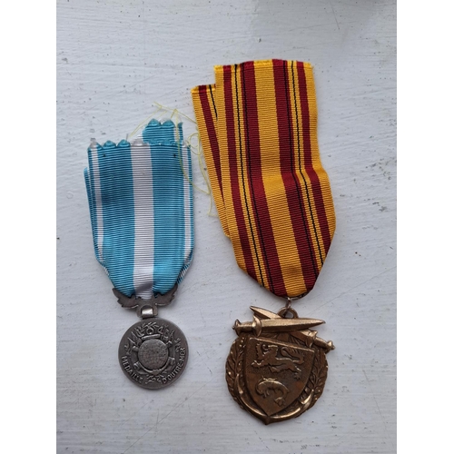 198 - Two France medals, WWII Dunkirk commemorative together with a WWII France overseas medal (2)