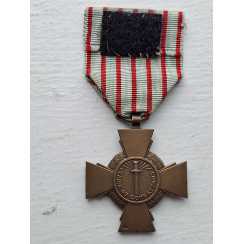 200 - France WWI combat medal