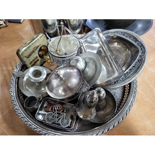 266 - Collection of various metalware (Qty)