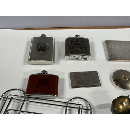 281 - Collection of metalware including hip flasks and a small cannon etc (Qty)