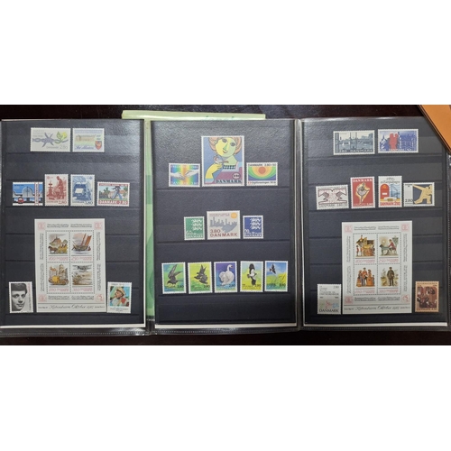 316 - Three Denmark annual stamp packs, 1975, 1976 and 1986 (3)