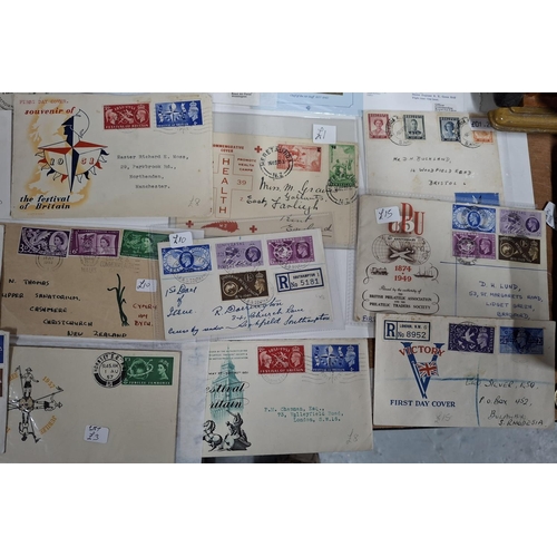 318 - Large quantity of mainly British 1960s FDC together with some earlier Commonwealth FDC and 6 signed ... 