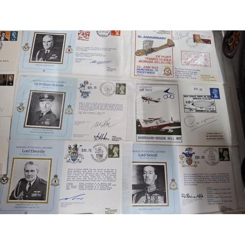 318 - Large quantity of mainly British 1960s FDC together with some earlier Commonwealth FDC and 6 signed ... 