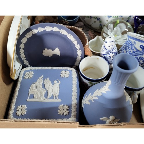 311 - Various ceramics including Wedgewood and Limoges (Qty)