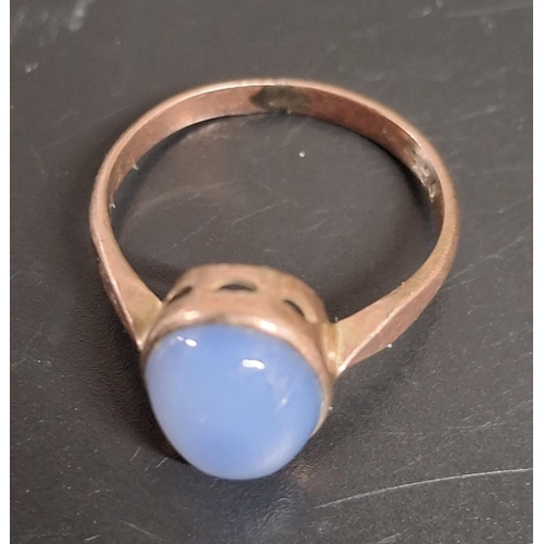 18 - Antique Rose gold ring with Moonstone cabochon,

1.8 grams gross