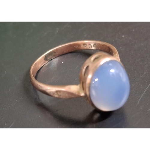 18 - Antique Rose gold ring with Moonstone cabochon,

1.8 grams gross