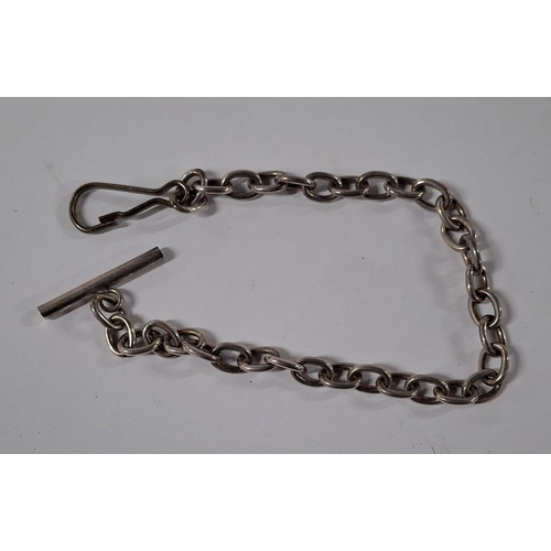 19 - Silver T-bar bracelet,

14 grams