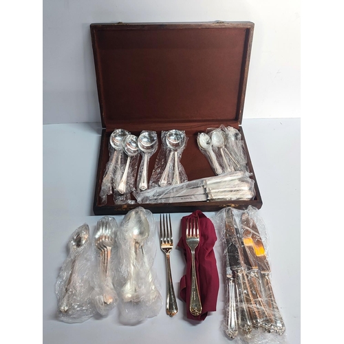 66 - Silver plated Sheffield made cased cuttlery set