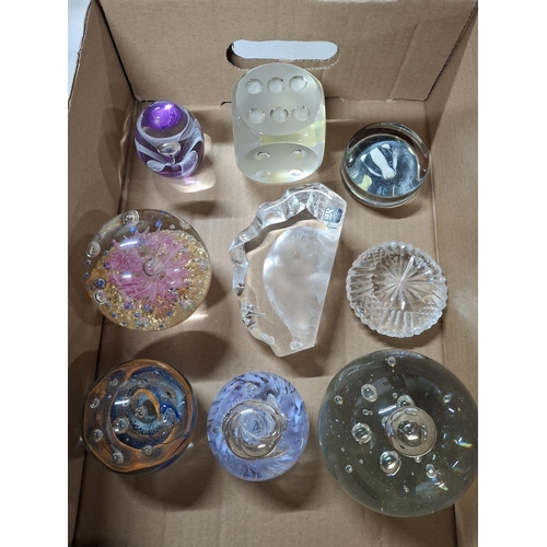 75 - Quantity of various good quality glass paper weights (Qty)