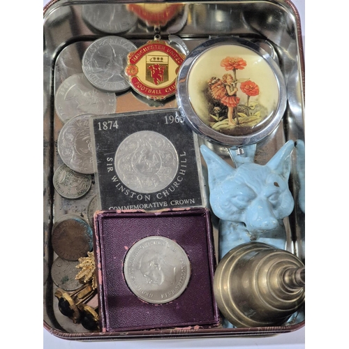 89 - Small box of collectables to include some coinage, vintage compact etc (Qty)