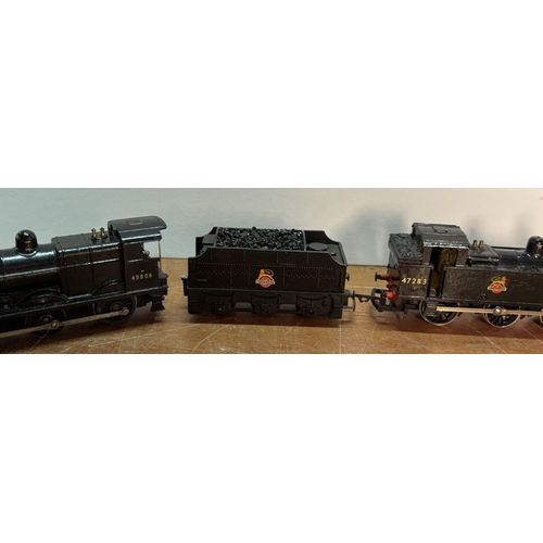 147 - 2 Hornby British Railway trains