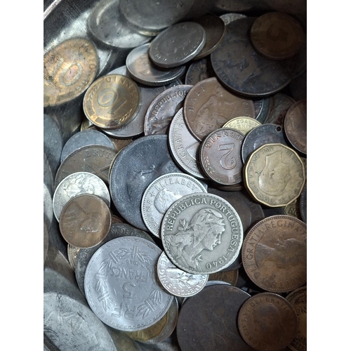 45 - Tub of various GB and world coins, 19th and 20thC (Qty)