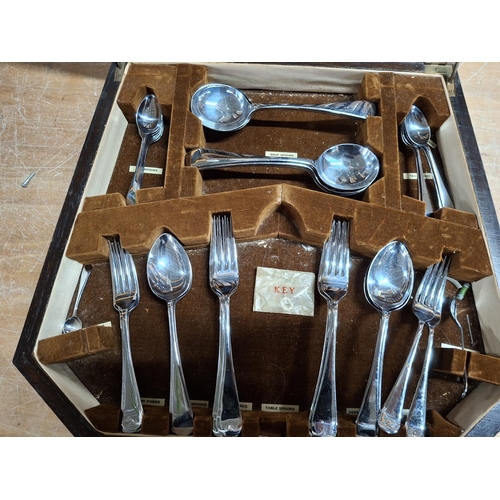 159 - Phillip Ashberry & Sons of Sheffield cased mid 20thC cuttlery set