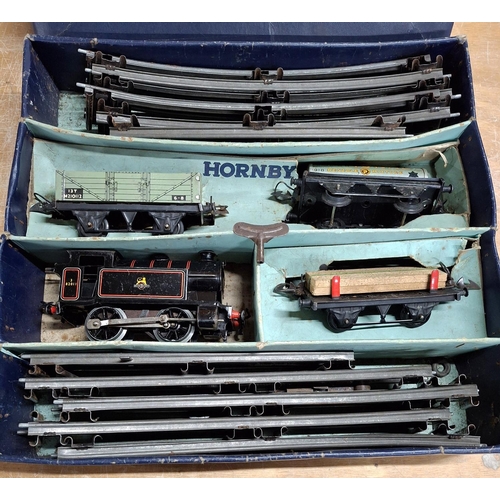 160 - Boxed Hornby clockwork train tank good set, no 40, gauge 0 complete with key.