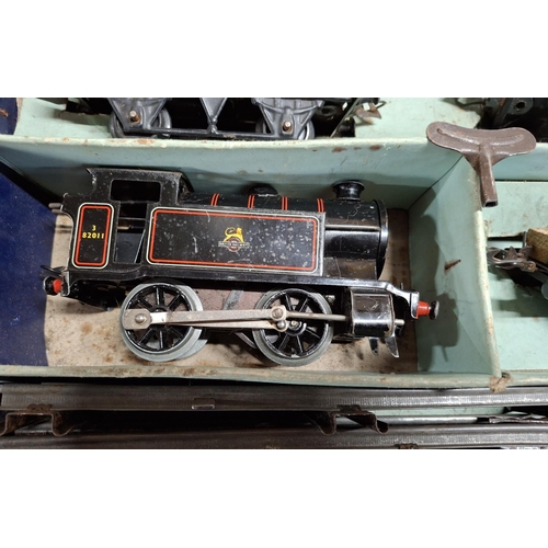 160 - Boxed Hornby clockwork train tank good set, no 40, gauge 0 complete with key.