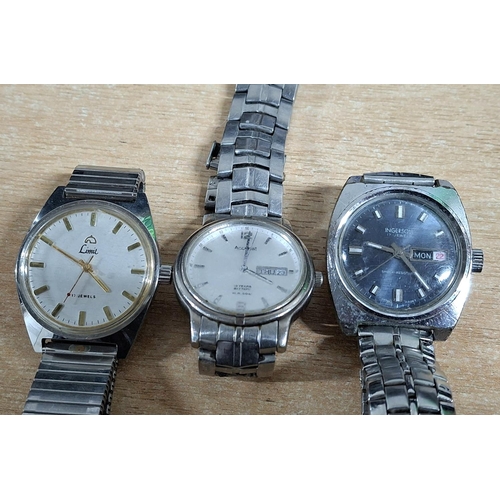 38 - Three gents wristwatches, all with stainless steel straps, including and Ingersoll and Accurist etc ... 