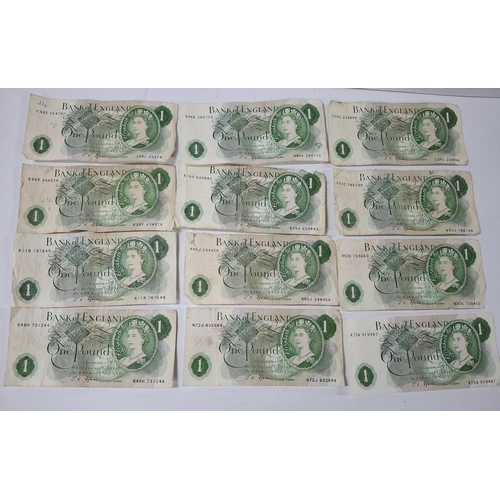 40 - Twelve GB QEII £1 bank notes, J S Fforde cashier (12)