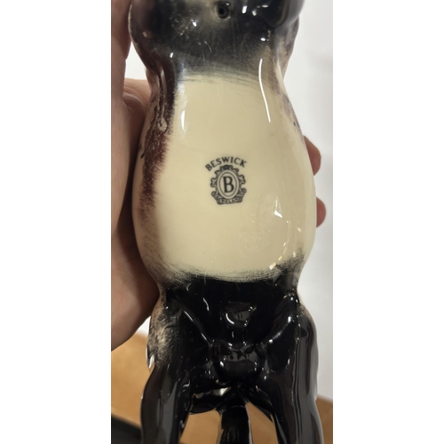 332 - White Beswick horse with black dots