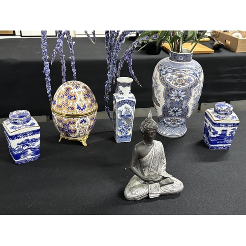 384 - Mixed modern Asian themed ceramics including egg and Ringtons