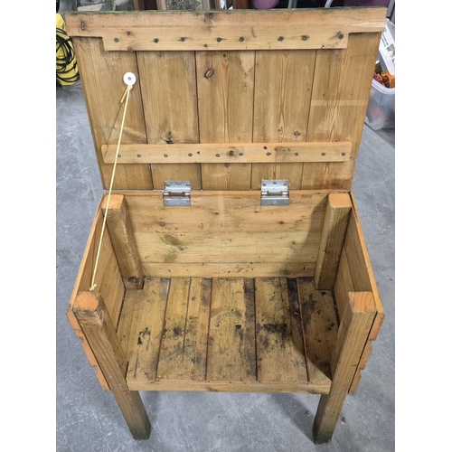 453 - Outdoor wooden stool/storage area