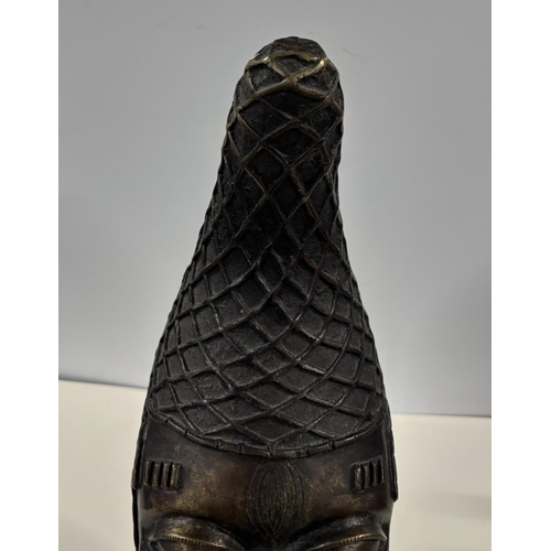 70 - Large west African/Benin bronze head of a lady,

6.64 kilos

55cm high